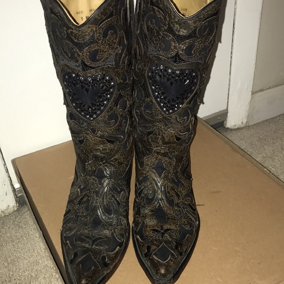 Corral Shoes - Corral Vintage BOOTS, Size 9